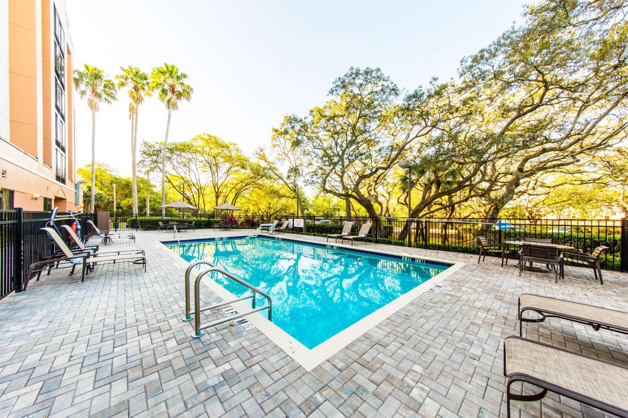 Hyatt Place Tampa Busch Gardens Buitenkant foto