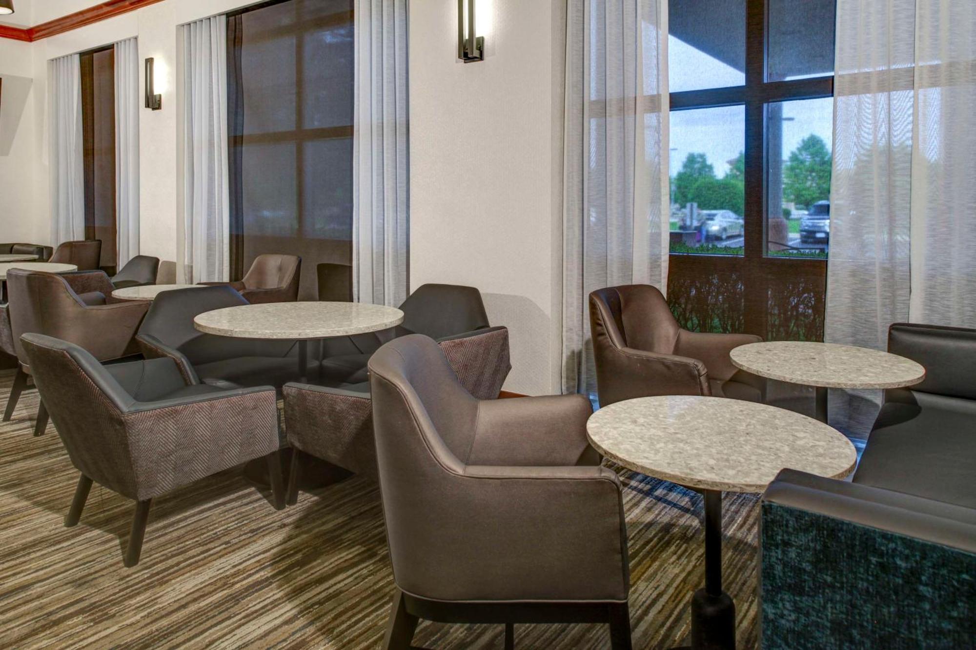 Hyatt Place Tampa Busch Gardens Buitenkant foto