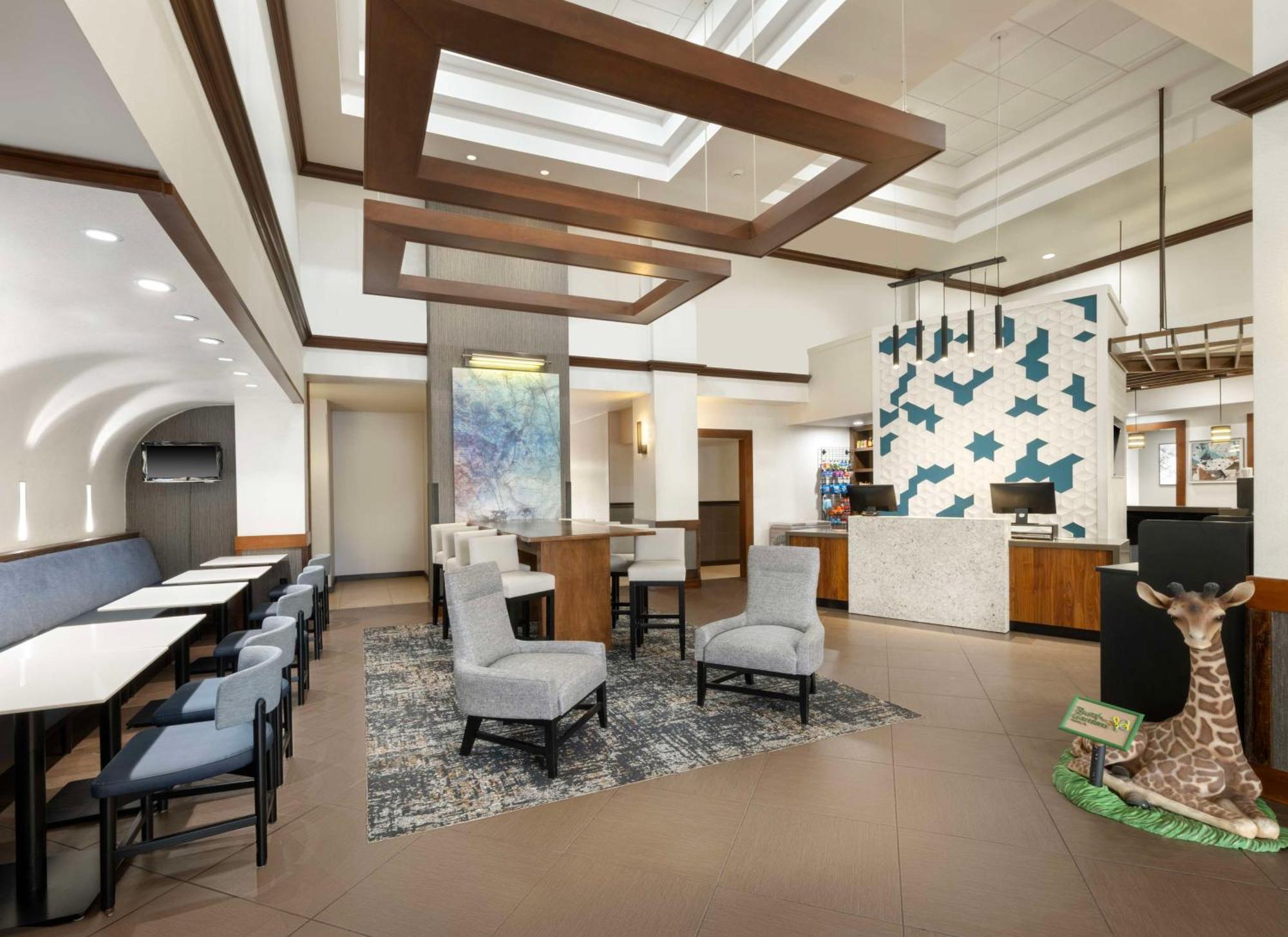 Hyatt Place Tampa Busch Gardens Buitenkant foto