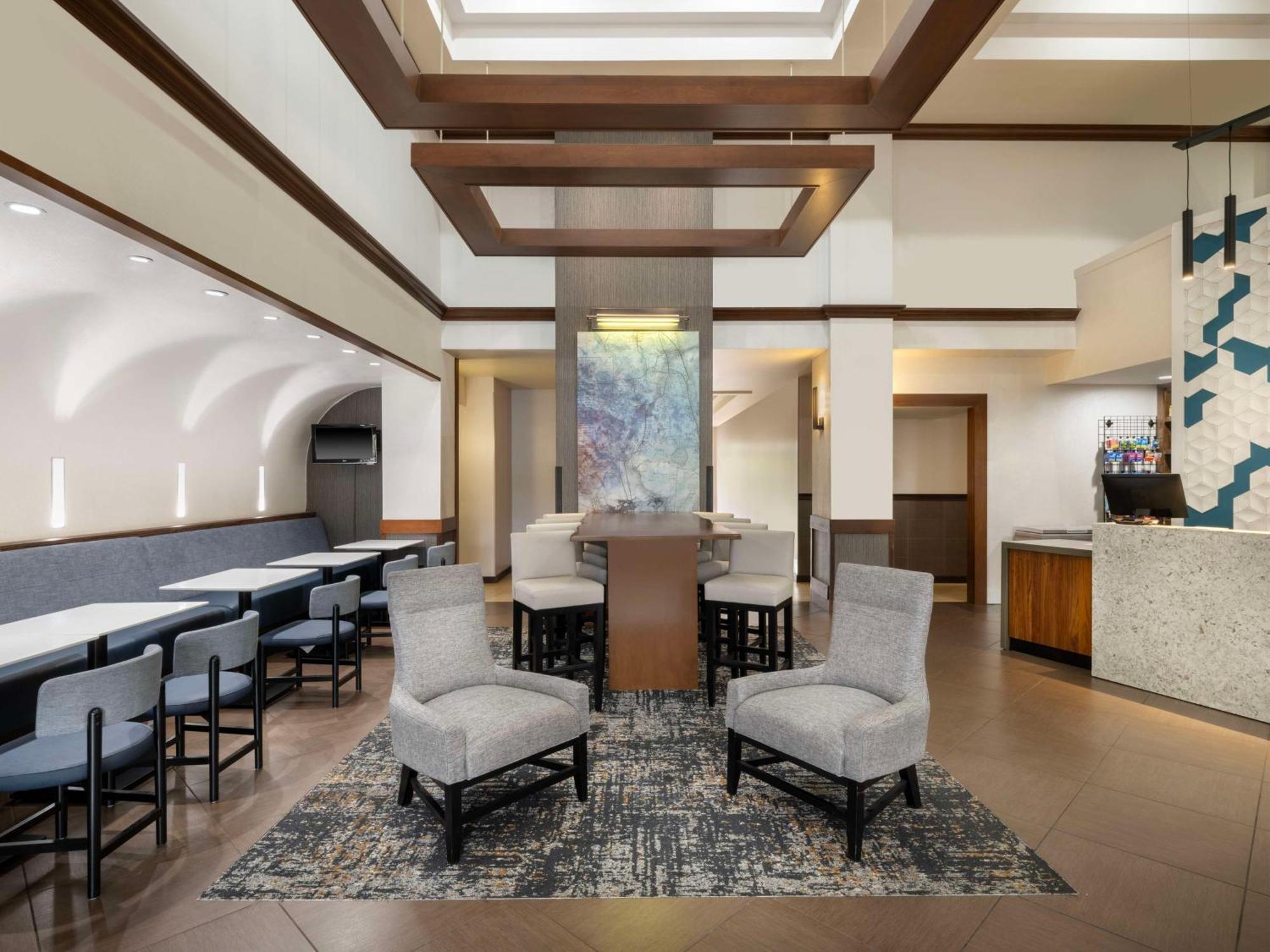 Hyatt Place Tampa Busch Gardens Buitenkant foto