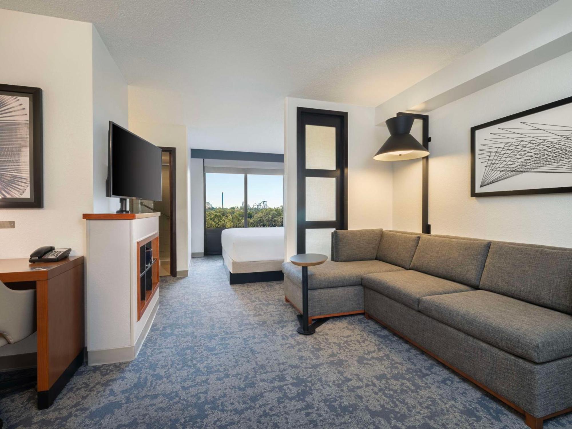 Hyatt Place Tampa Busch Gardens Buitenkant foto