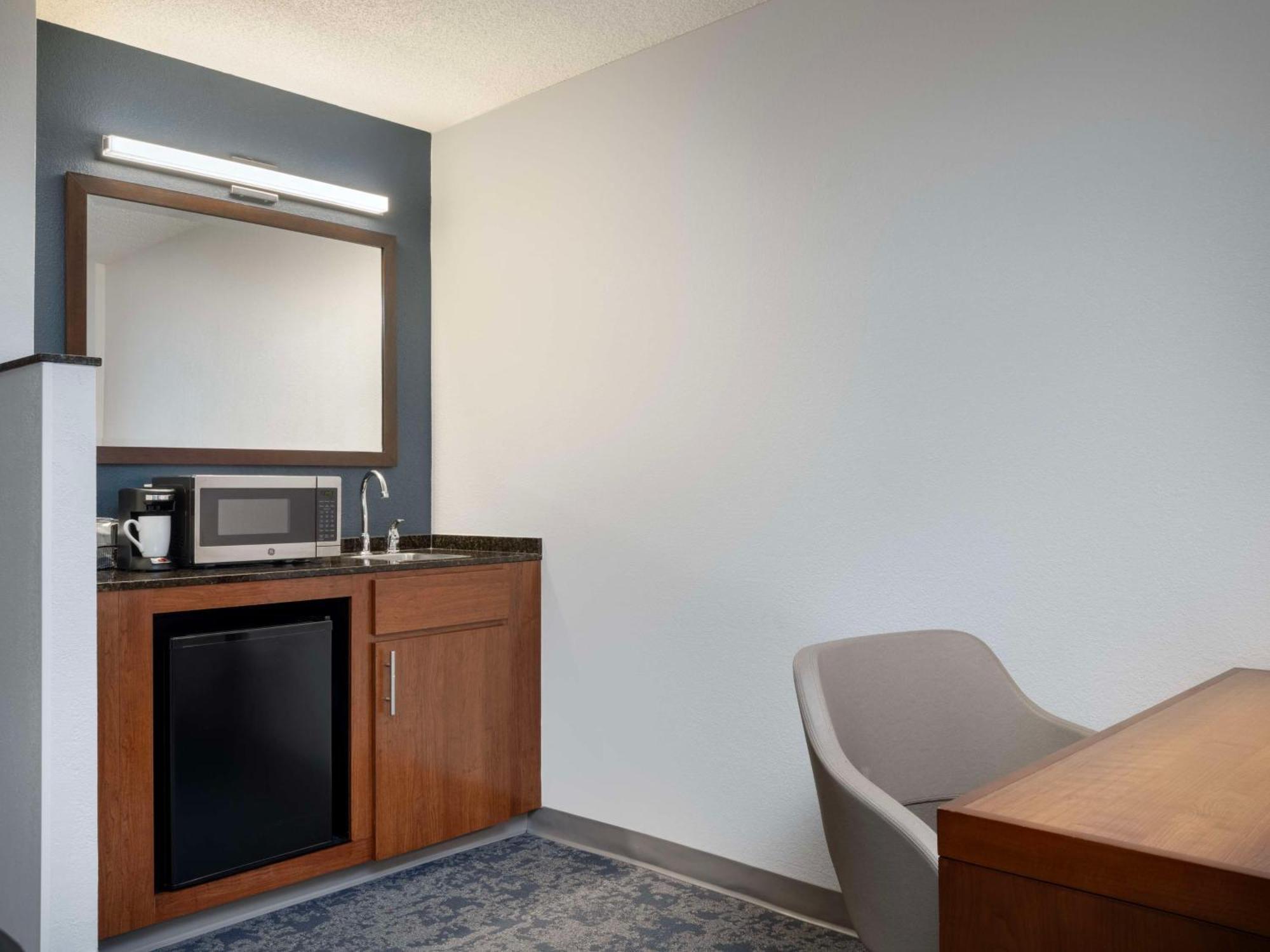 Hyatt Place Tampa Busch Gardens Buitenkant foto